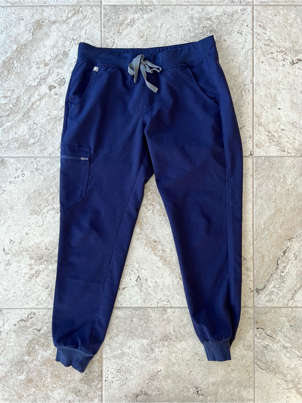 FIGS Women's Zamora Jogger Scrub Pants in Navy Blue (PO# 1616), size M